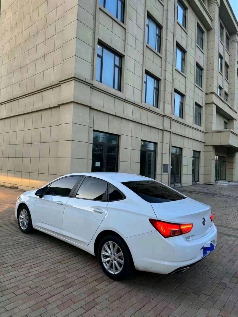 枣庄17年别克威朗3