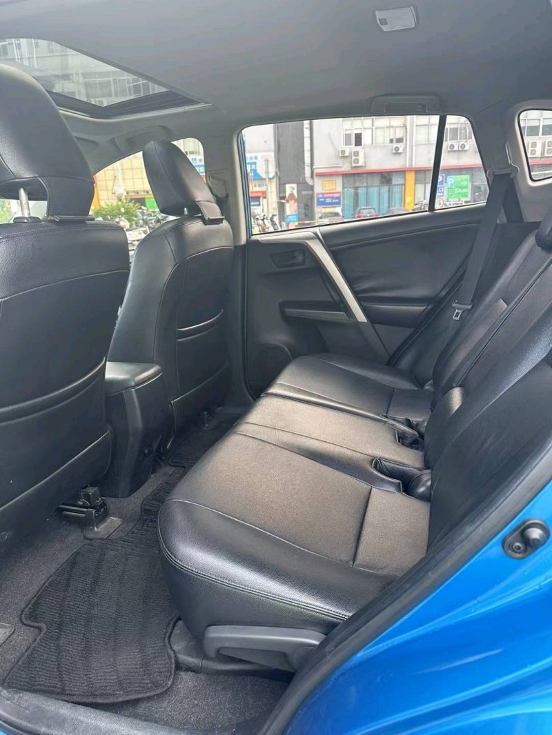 深圳18年丰田RAV4荣放8