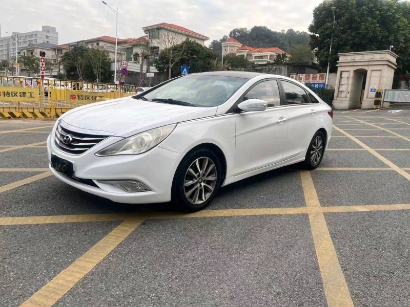 深圳14年现代索纳塔八6