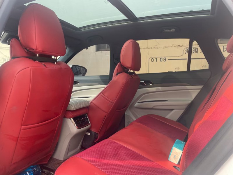 济宁22年福特领睿5