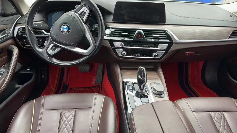 济宁19年宝马5系4