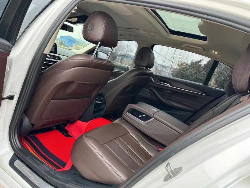 济宁19年宝马5系6