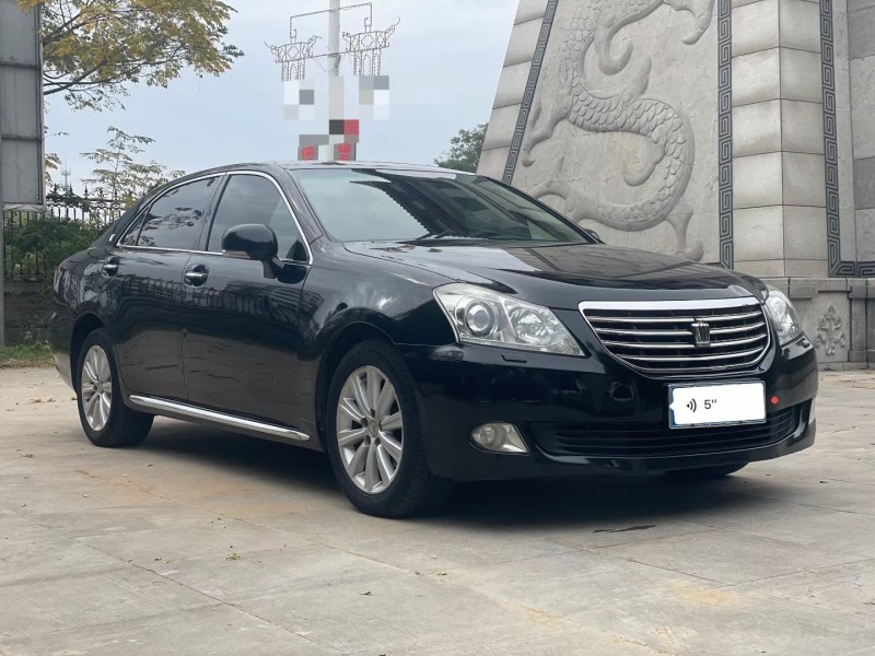 济宁11年丰田皇冠2