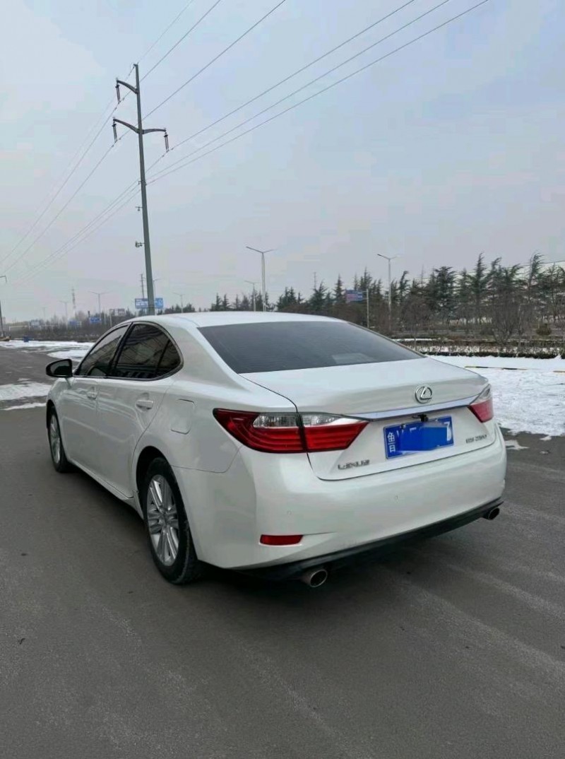 东营13年雷克萨斯ES3