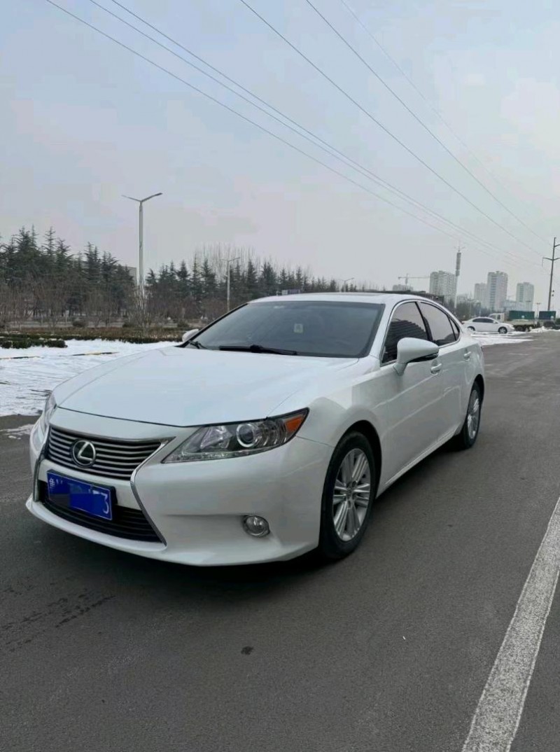 东营13年雷克萨斯ES8
