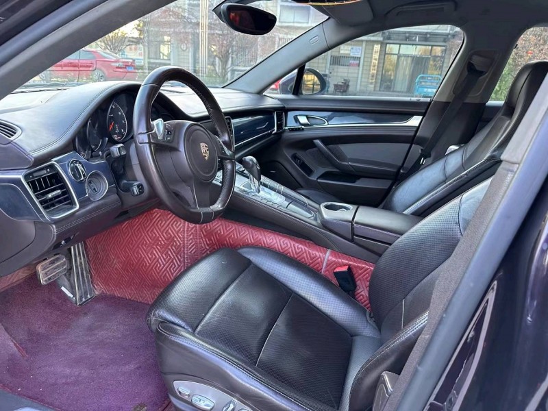 济南12年保时捷帕拉梅拉9