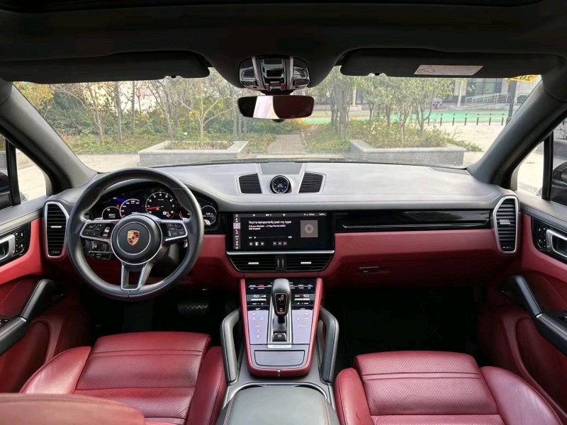 济南19年保时捷卡宴8