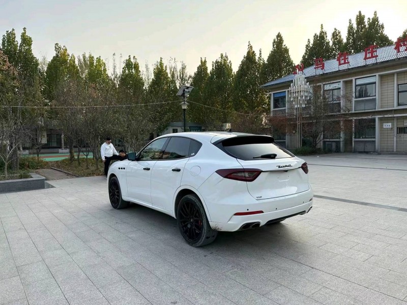 济南17年玛莎拉蒂Levante5