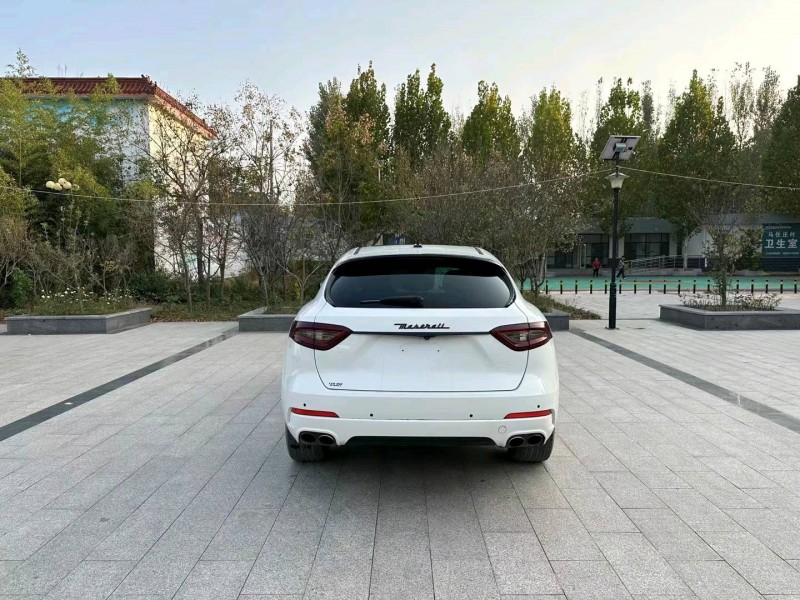 济南17年玛莎拉蒂Levante6
