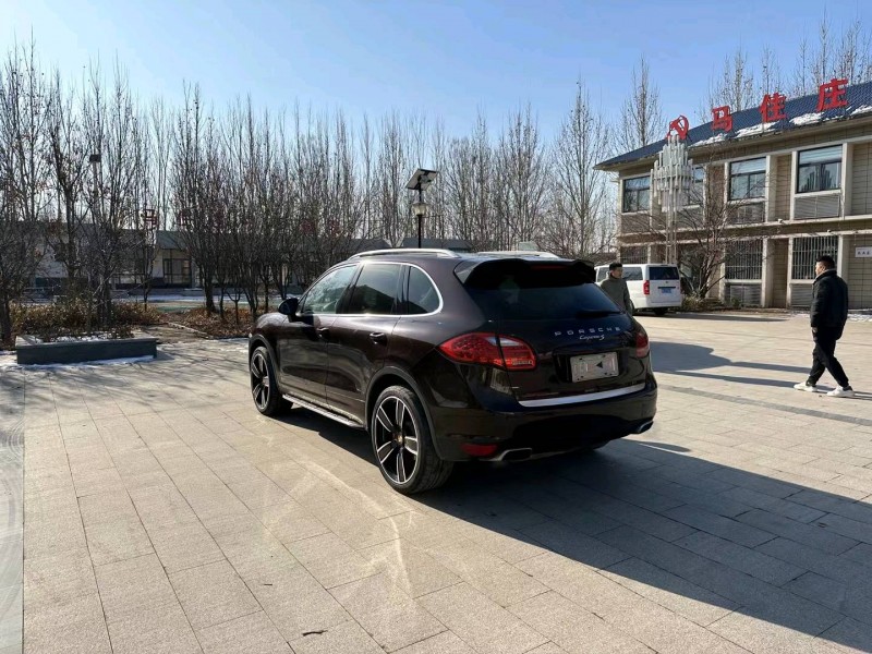 济南12年保时捷卡宴5