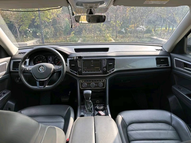 济南19年大众途昂9