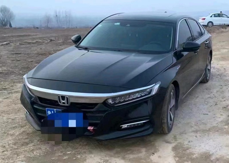 青岛21年本田雅阁1