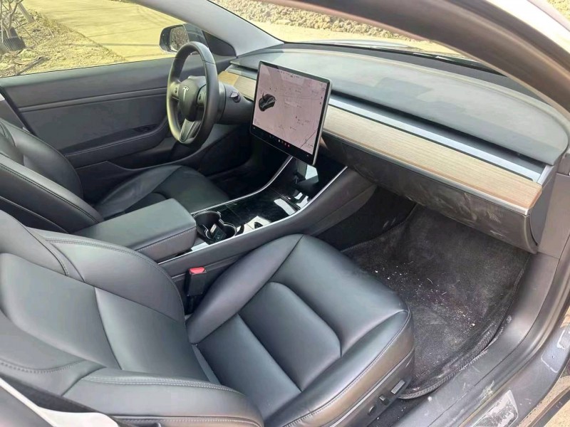 珠海20年特斯拉MODEL 35