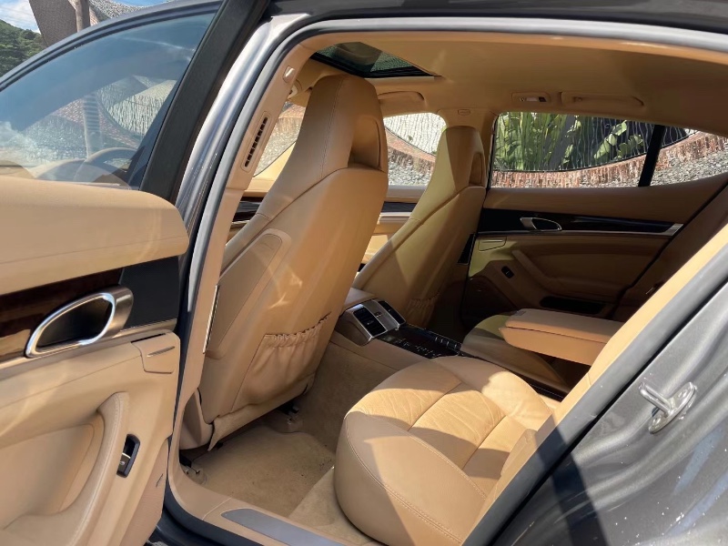 深圳14年保时捷帕拉梅拉5