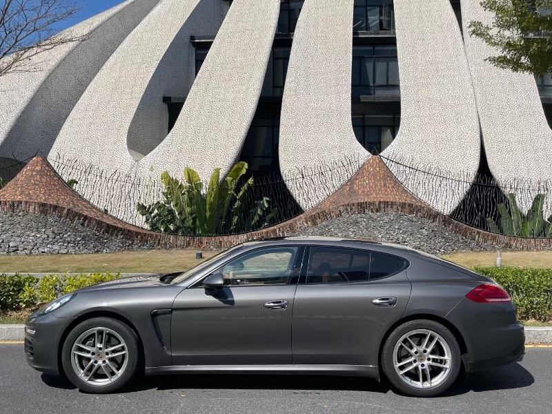 深圳14年保时捷帕拉梅拉8