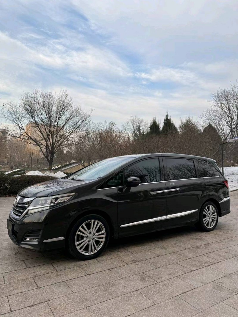 邢台18年本田艾力绅2