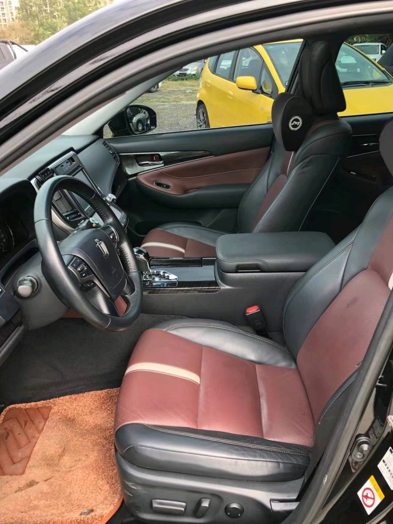 深圳18年丰田皇冠2