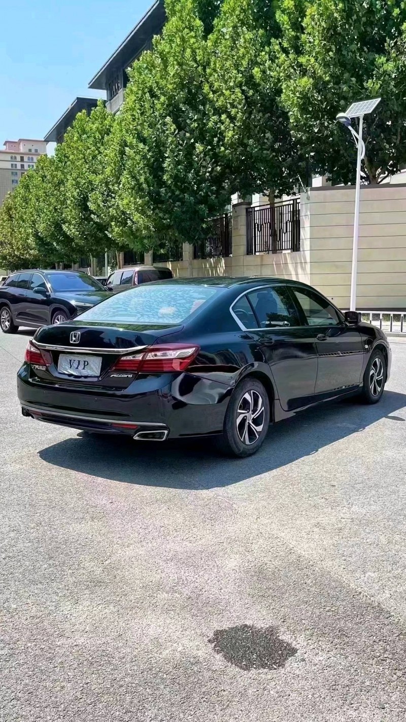 廊坊17年本田雅阁9