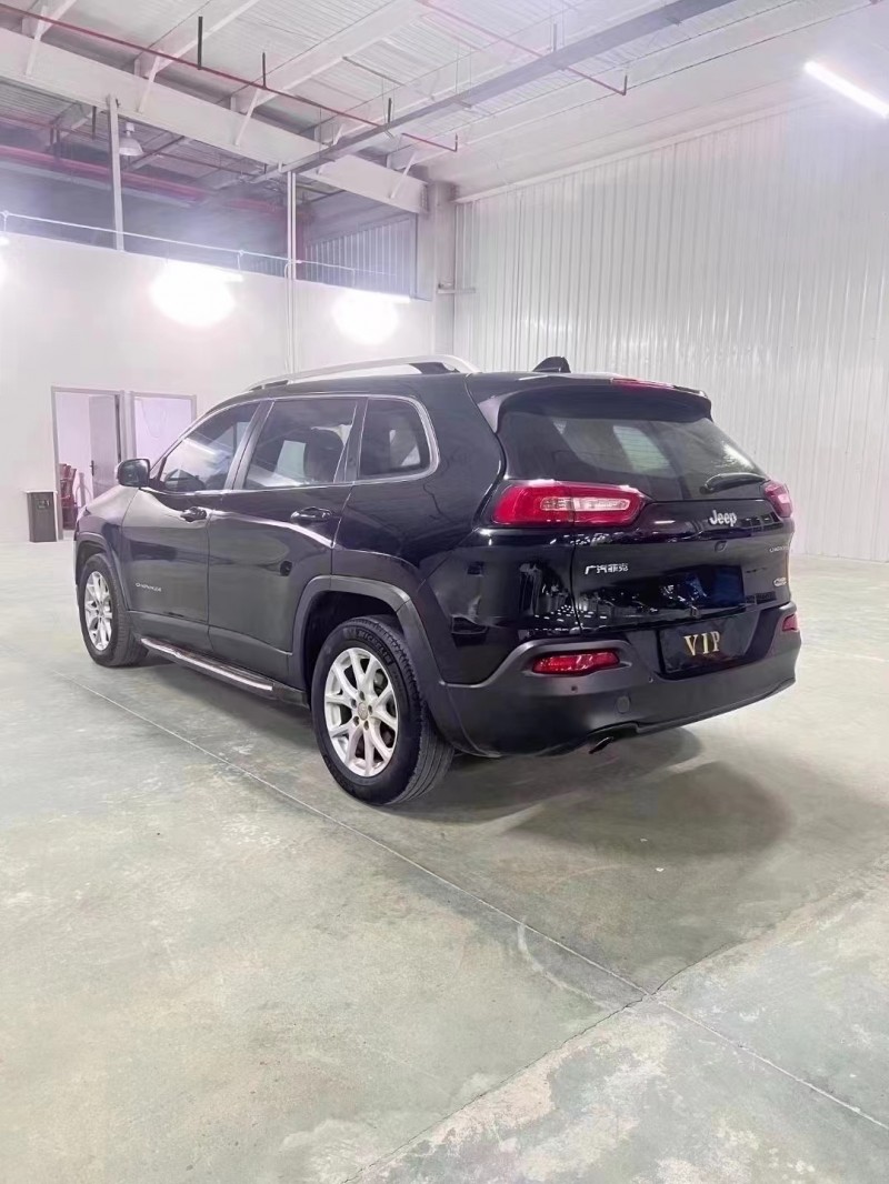 徐州17年Jeep自由光4