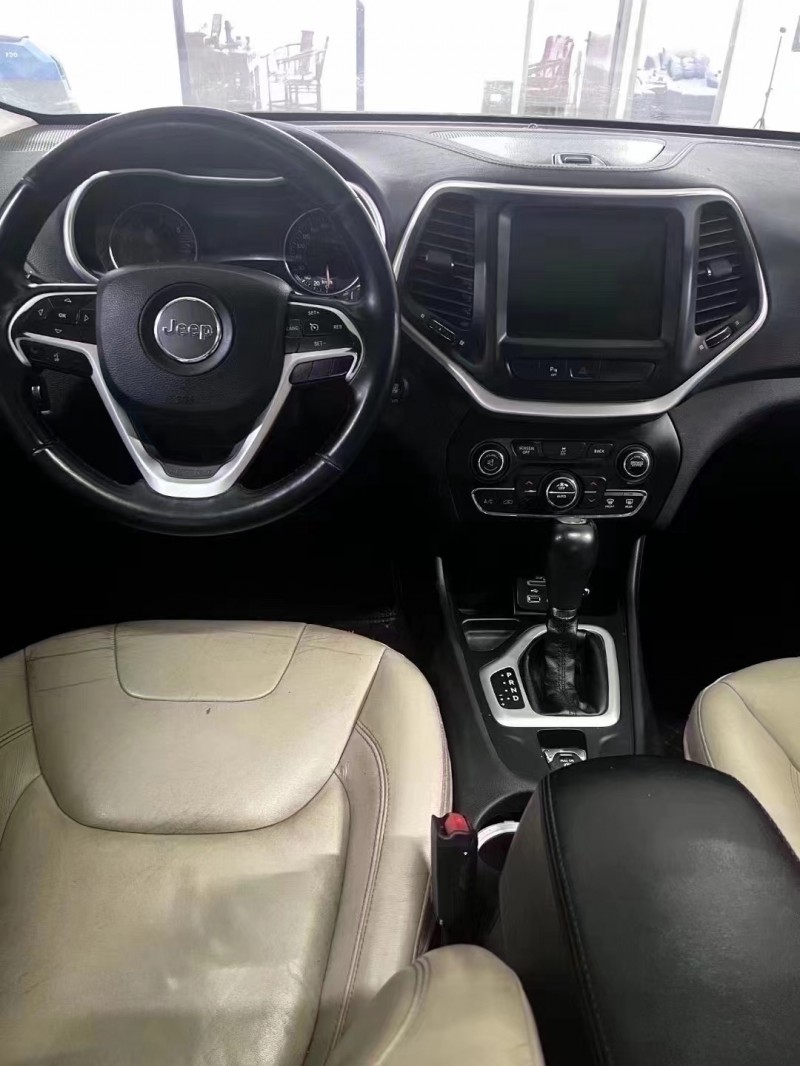 徐州17年Jeep自由光6