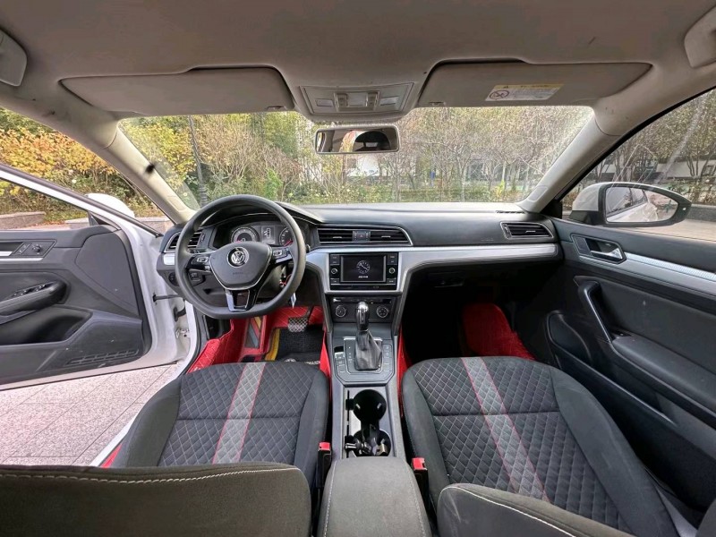 济南19年大众凌渡8