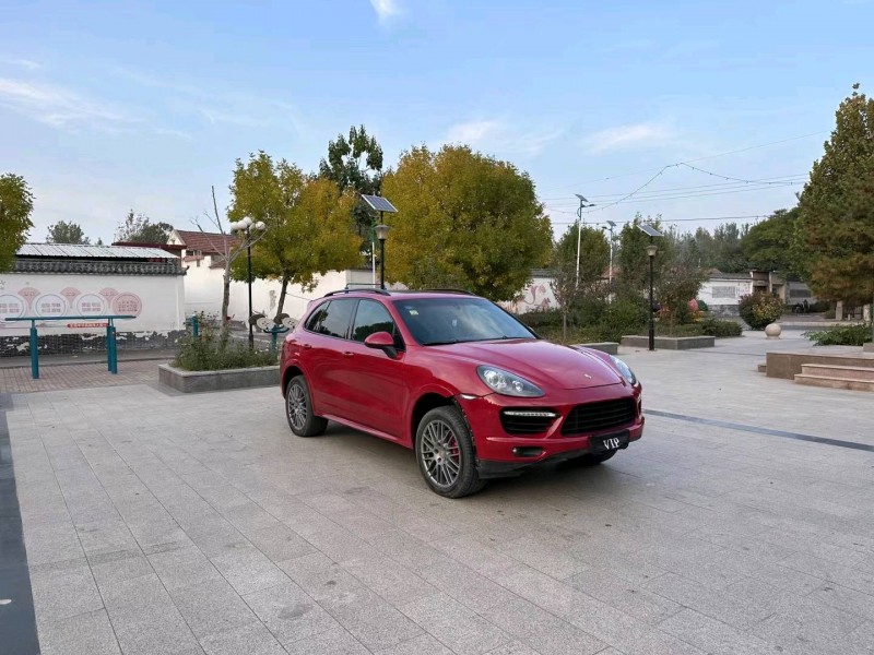 济南13年保时捷卡宴3