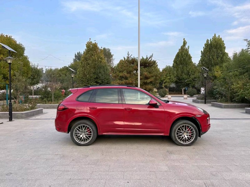 济南13年保时捷卡宴4