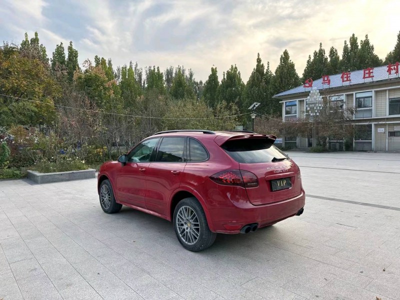 济南13年保时捷卡宴5