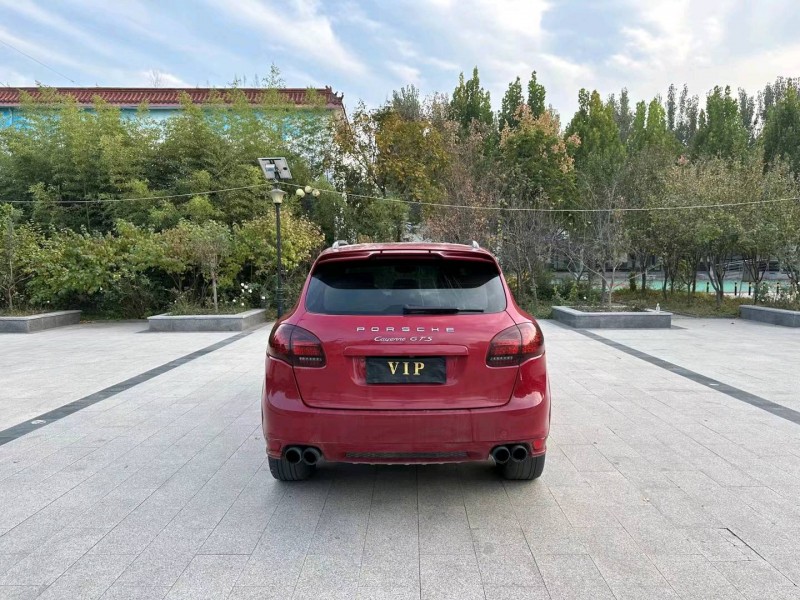济南13年保时捷卡宴6