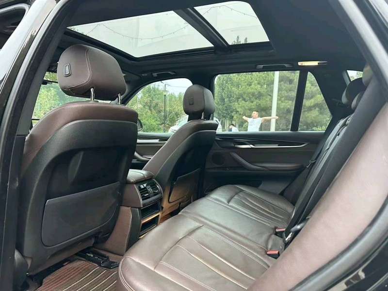 济南18年宝马X57