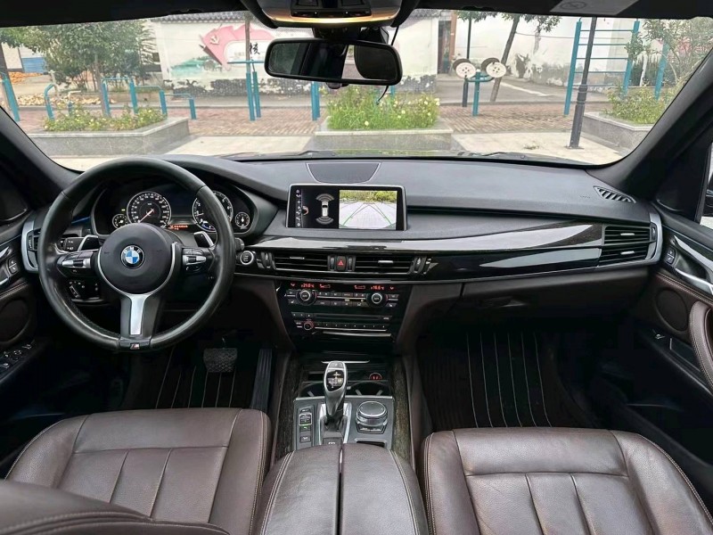 济南18年宝马X58