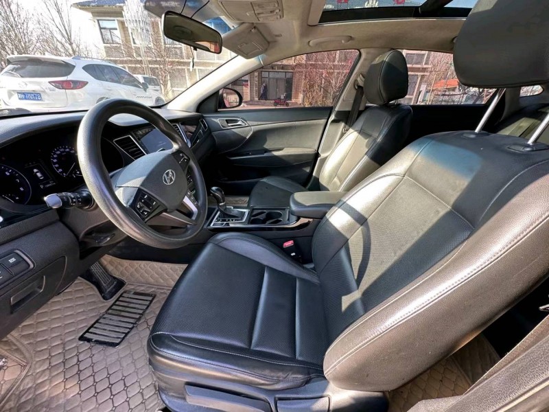 济南15年现代名图7