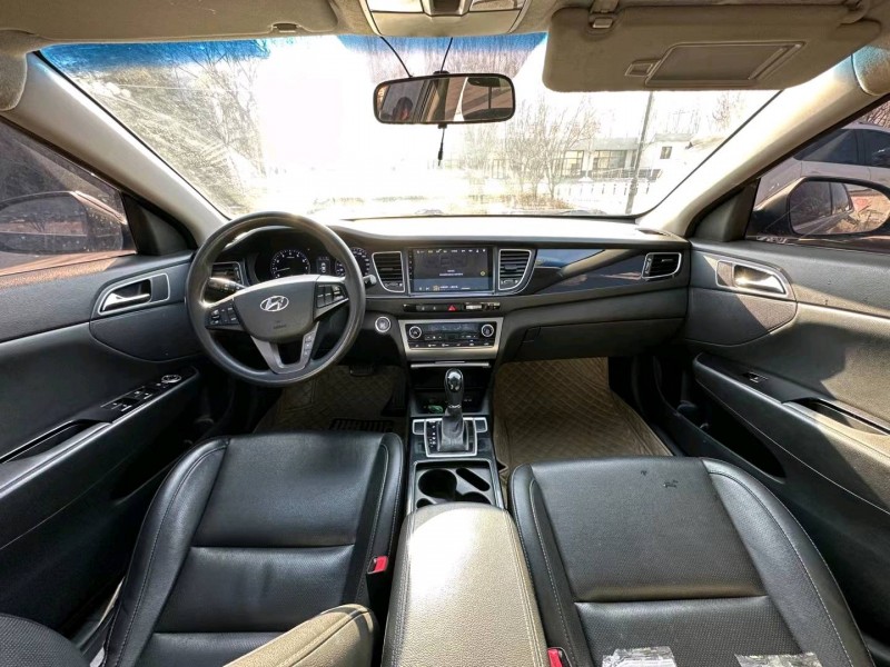 济南15年现代名图8