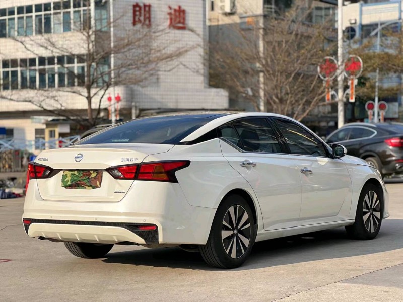 东莞22年日产天籁8