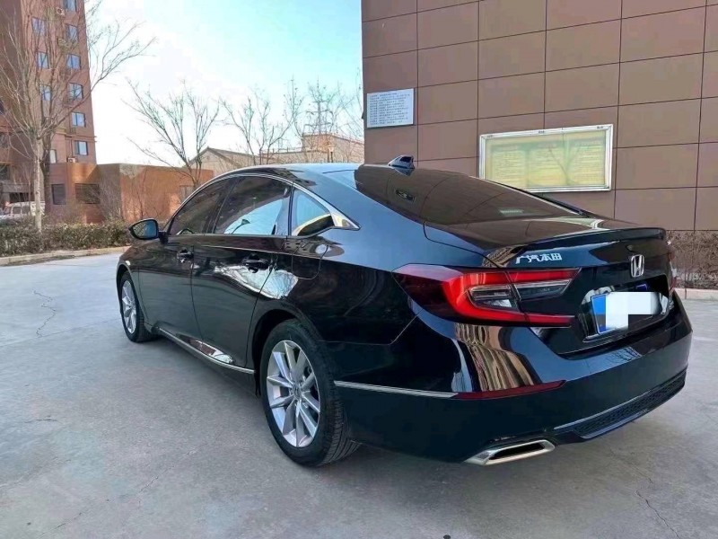 邯郸23年本田雅阁4