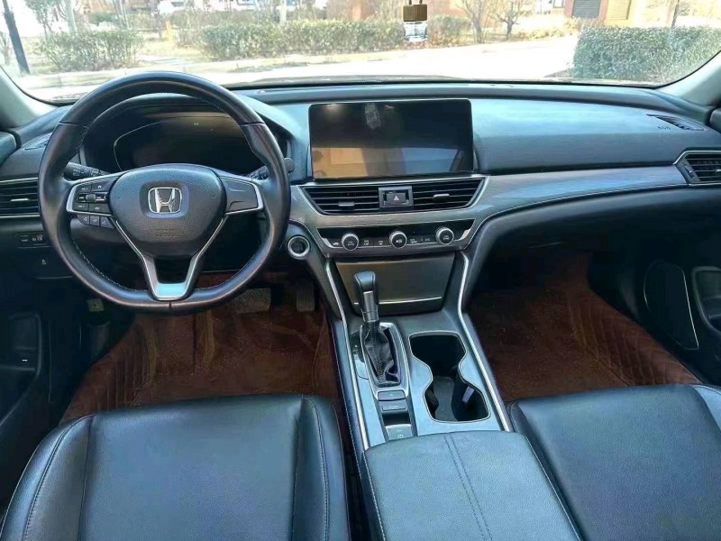 邯郸23年本田雅阁6