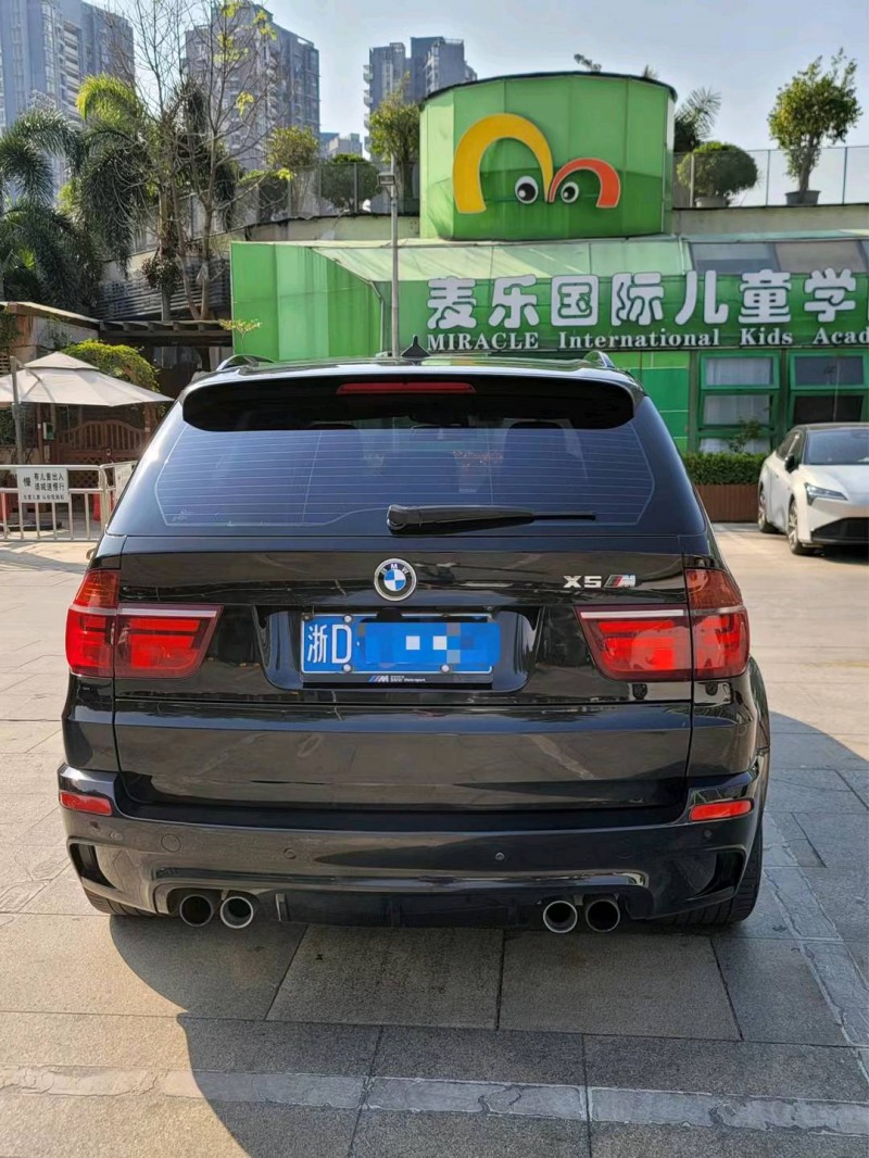 广州11年宝马X59