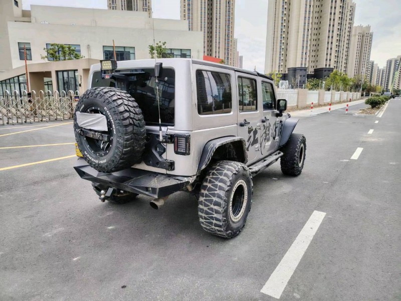 徐州17年Jeep牧马人8