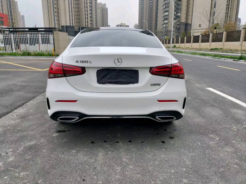 苏州21年奔驰A9