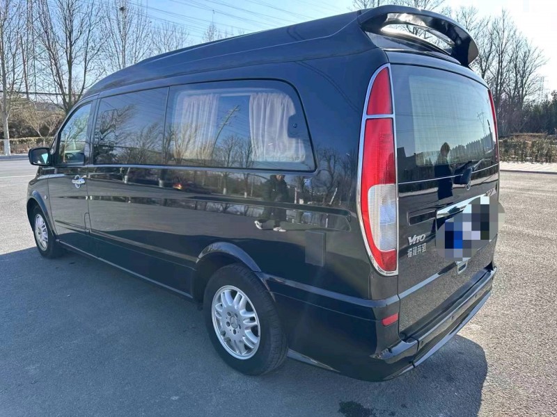 北京15年奔驰威霆8