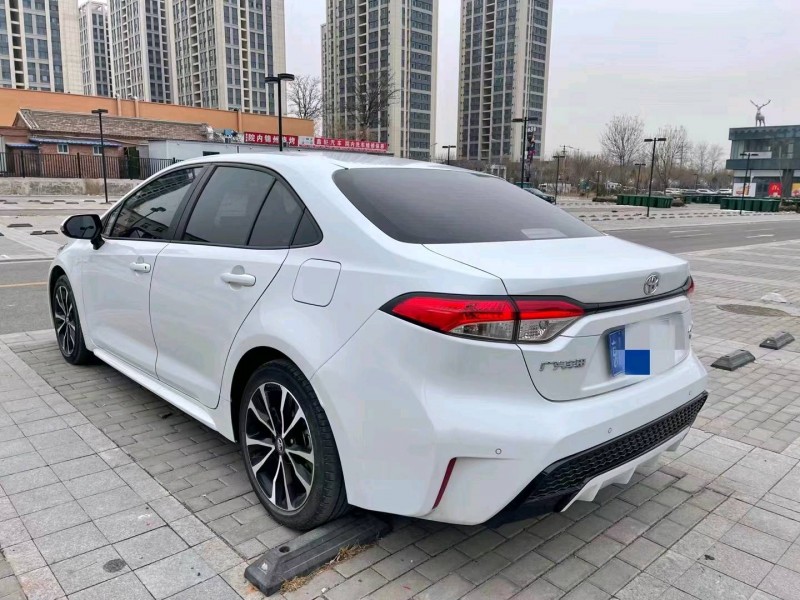 北京22年丰田雷凌8