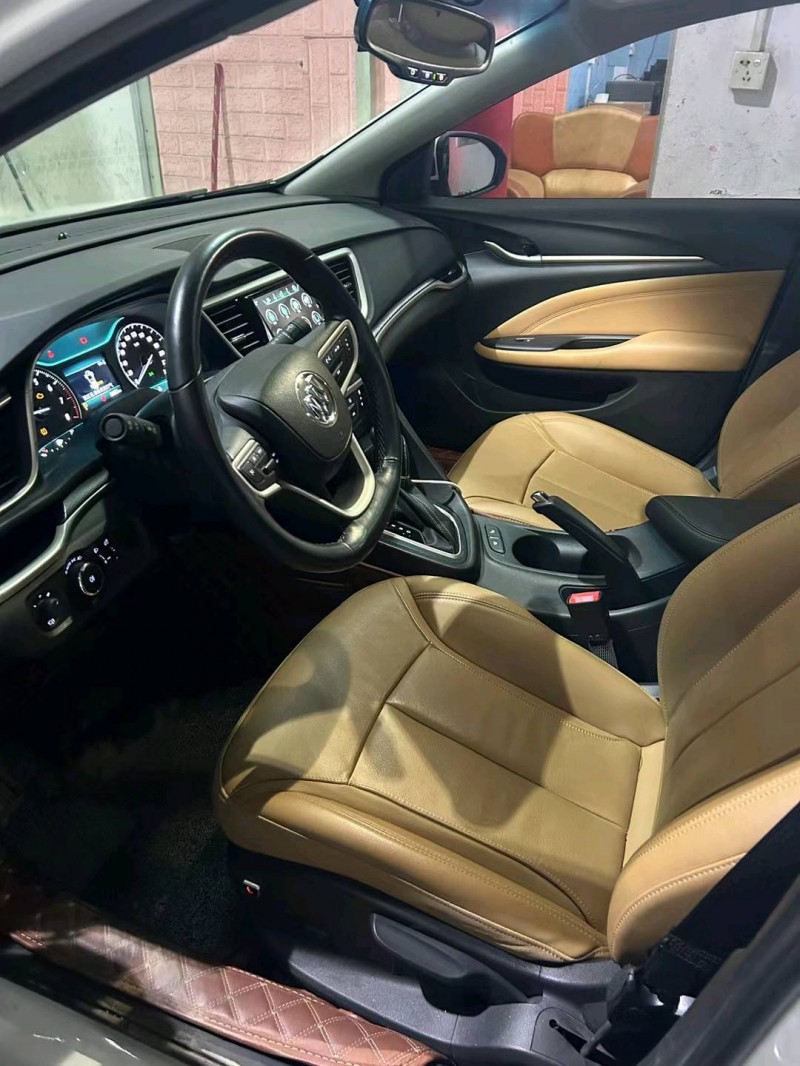 中山19年别克阅朗5