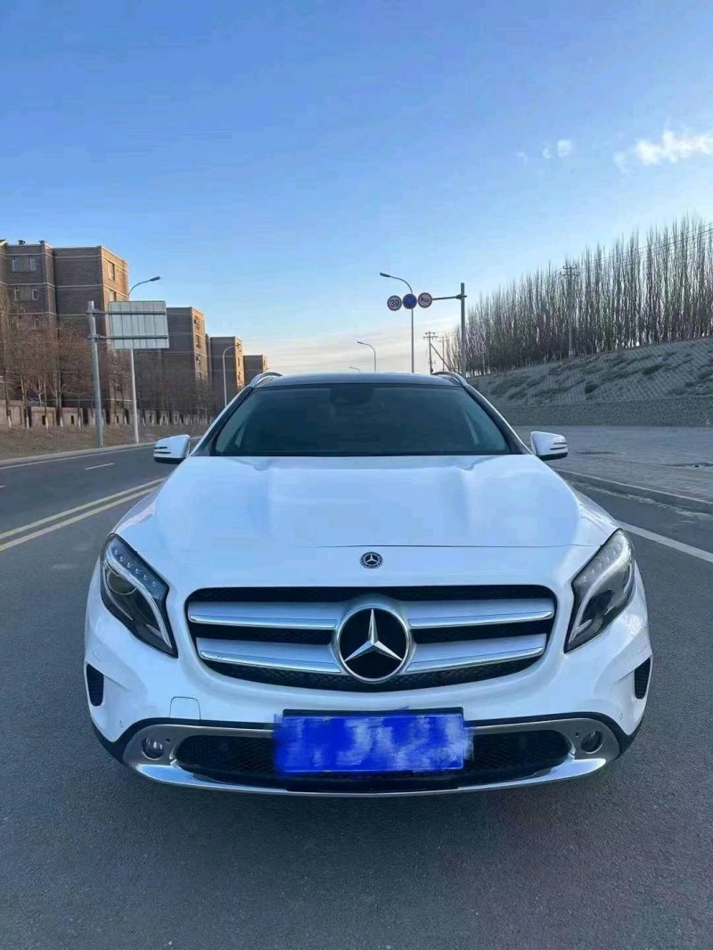 枣庄17年奔驰GLA1