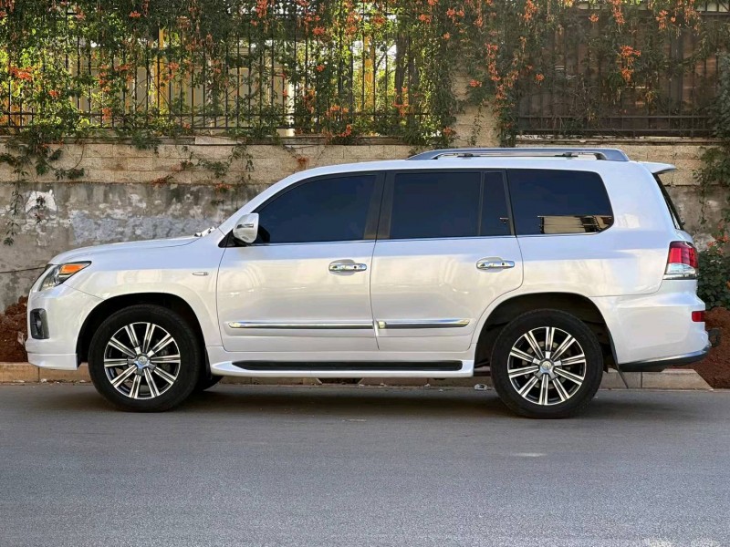 汕头13年雷克萨斯LX7