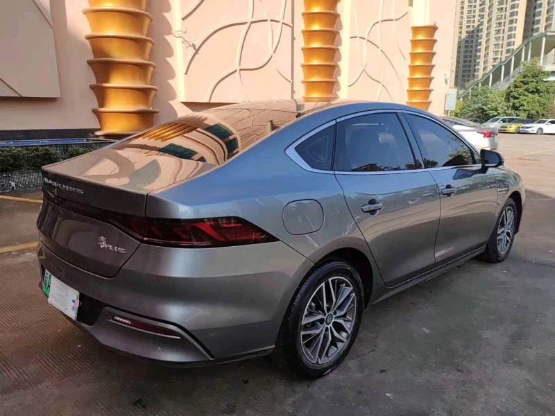 汕头23年比亚迪秦7
