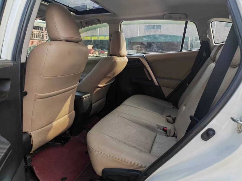 深圳16年丰田RAV4荣放4