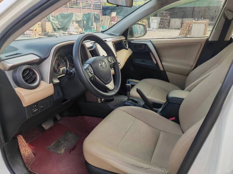 深圳16年丰田RAV4荣放8