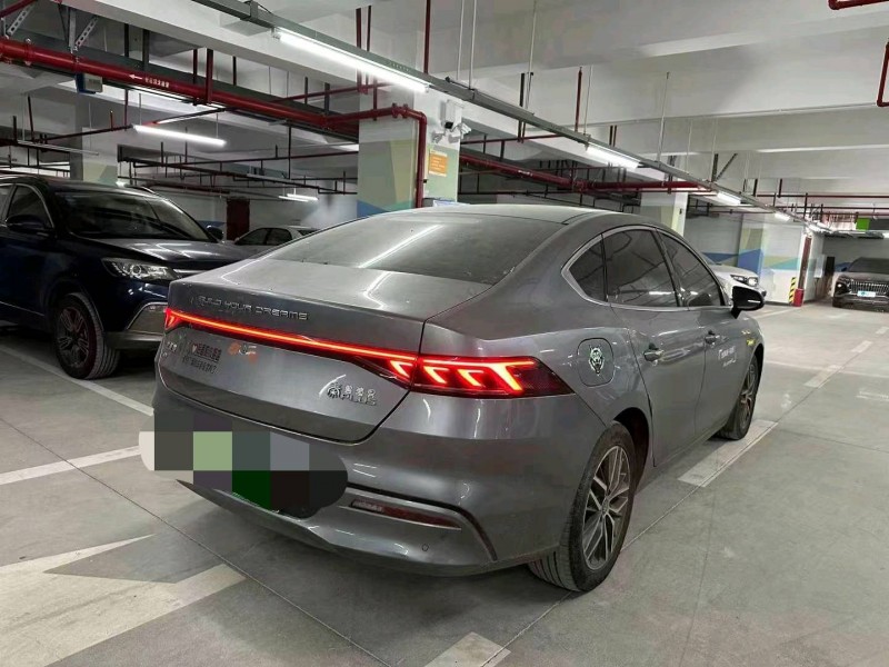 重庆22年比亚迪秦3