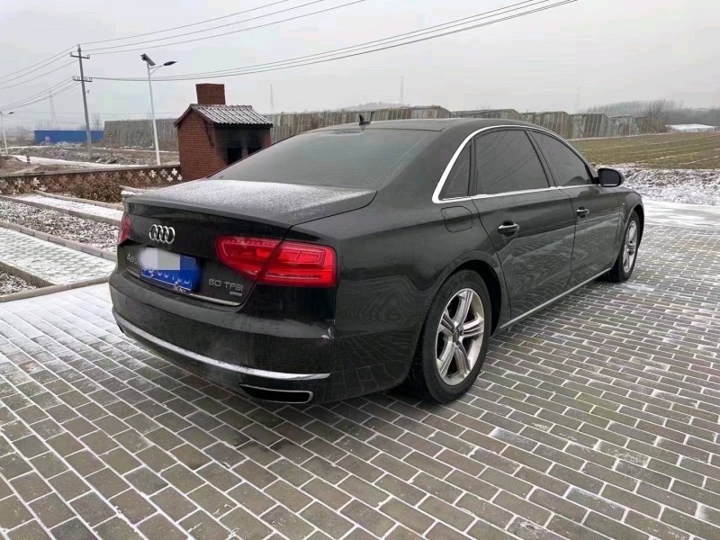 东营11年奥迪A8L3