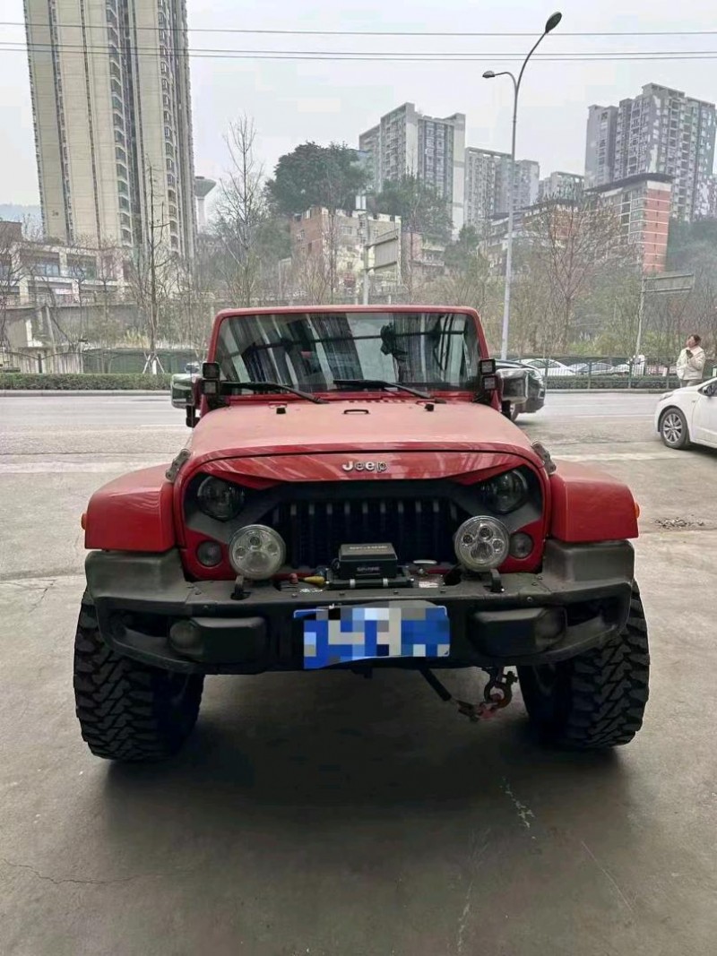 重庆17年Jeep牧马人1